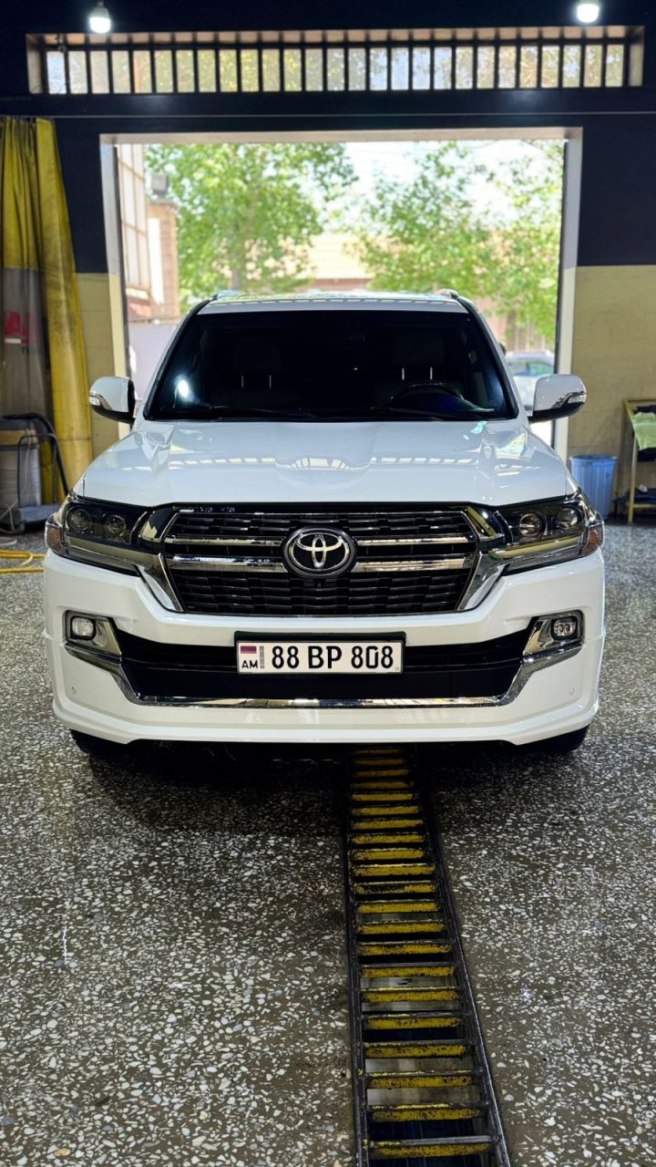 Land cruiser 200