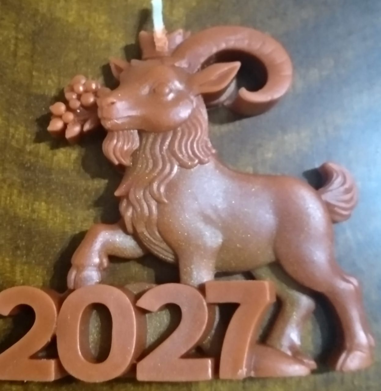 Մոմ այծ 2027